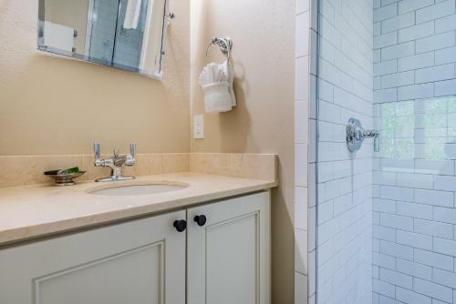 5518 Cypress Point