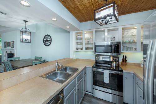 4335 Windswept Villa