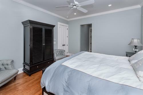 162 Surfsong Road