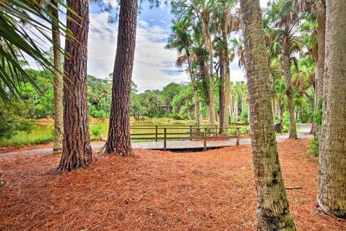 Remodeled Cottage On Sparrow Pond, Walk To Beach!