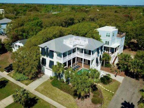 1 Palm Court