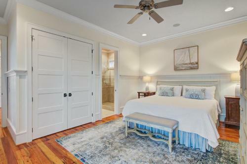 1 Palm Court