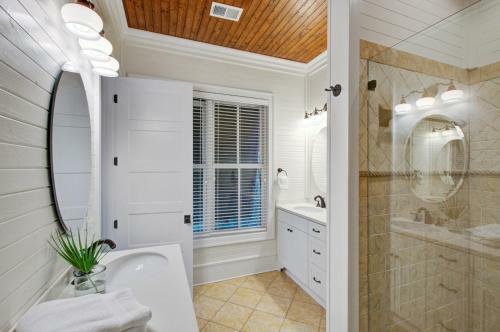 1 Palm Court