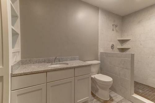 7 Edgewater Ally