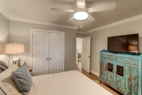 35 Twin Oaks