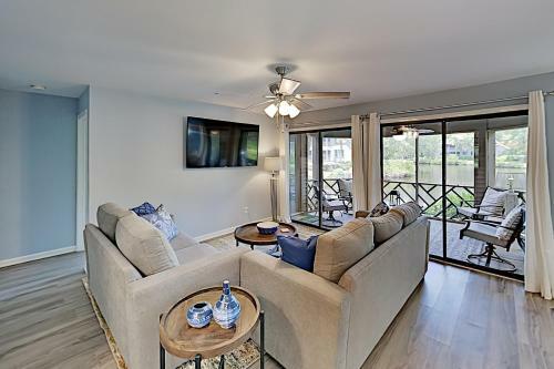 Updated Beach Villa With Private Lagoon-view Balcony Villa