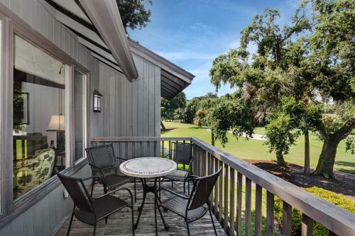 Villa 1380 Fairway Oaks