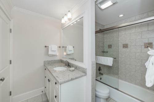 Villa 1380 Fairway Oaks