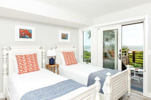 4304 Windswept Villa