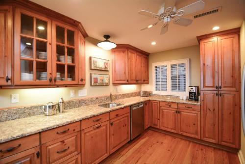 4320 Windswept Villa