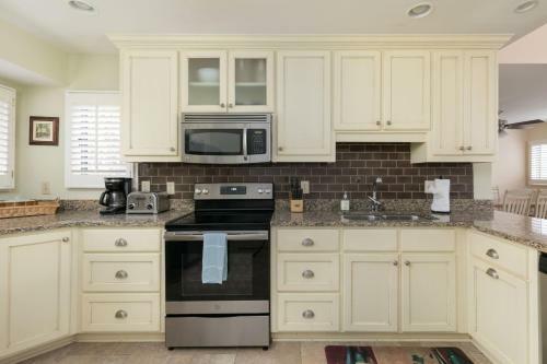 4586 Parkside Villa