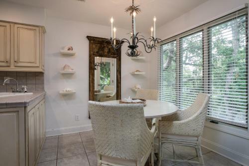4758 Tennis Club Villa