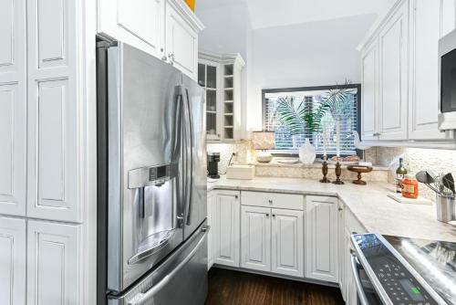 4587 Parkside Villa