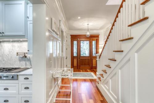 176 Governors Drive