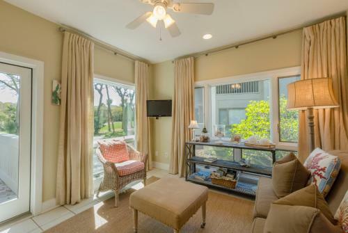 4996 Turtle Point Villa