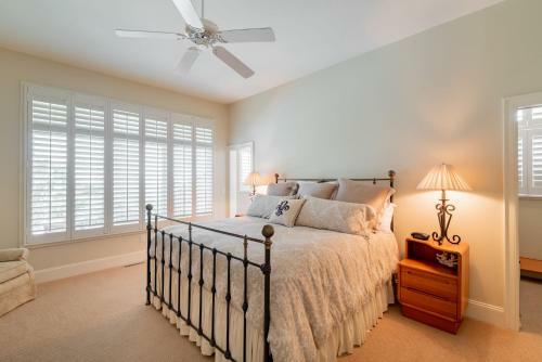 100 Surfsong Road