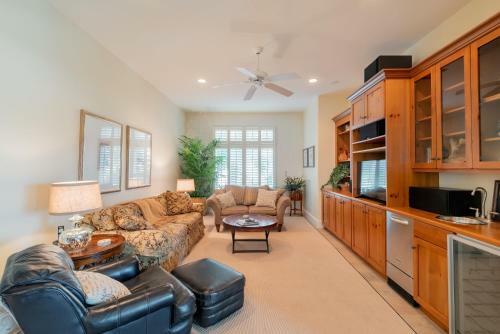 100 Surfsong Road