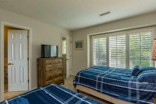 543 Oyster Rake Drive