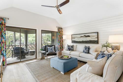 4676 Tennis Club Villa