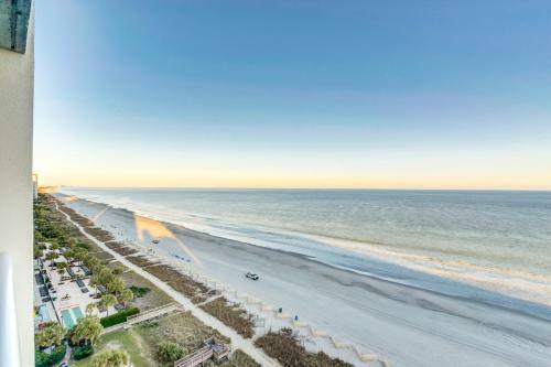 Aparthotel Oceanfront Condo Camelot By The Sea