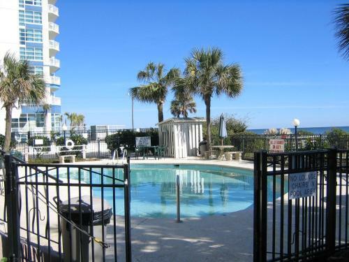 Aparthotel Suites At The Beach