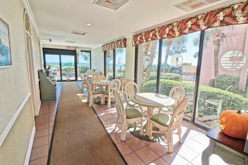 Aparthotel Suites At The Beach