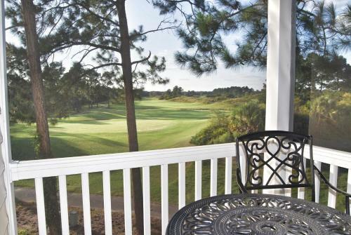 Apartamento 6000 Windsor Green Way 301 Condo