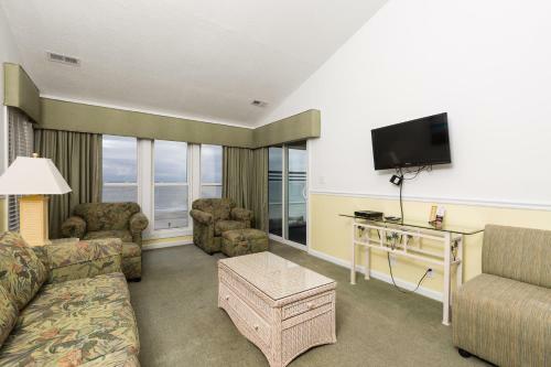 Hotel A Place At The Beach By Capital Vacations