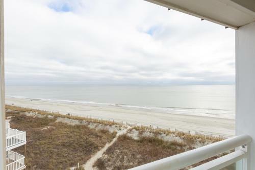Hotel A Place At The Beach By Capital Vacations
