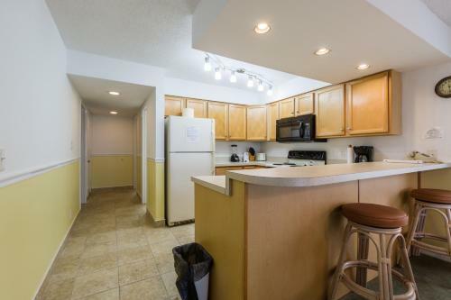 Hotel A Place At The Beach By Capital Vacations