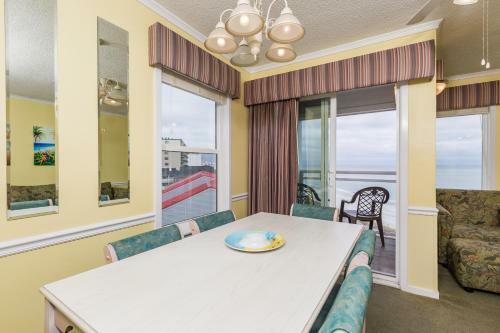 Hotel A Place At The Beach By Capital Vacations