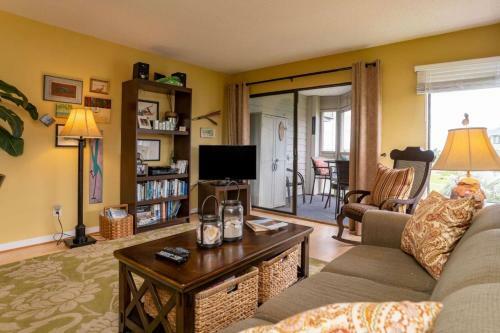 L 212 Harbor Island Condo