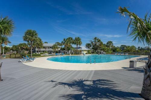 L 212 Harbor Island Condo