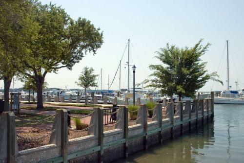 L 212 Harbor Island Condo