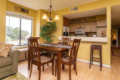 L 212 Harbor Island Condo
