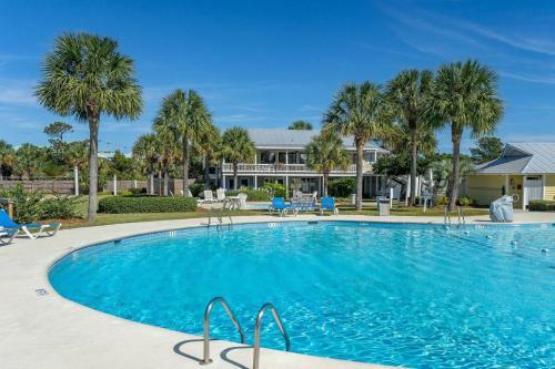 L 212 Harbor Island Condo