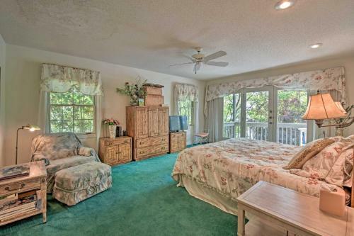 Idyllic Lakefront Westminster Home With Private Dock