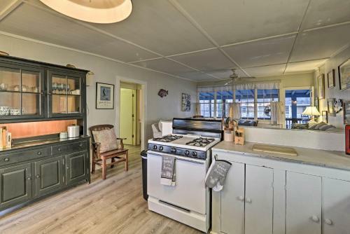Pawleys Island House With Dock - Steps To Beach!