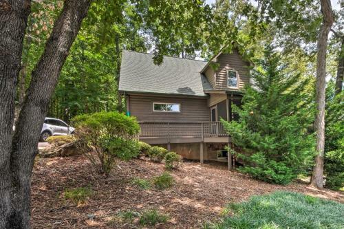 Spacious Family Retreat Steps To Lake Keowee