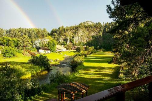 Tranquil Retreat On Creek With Deck On 30 Acres