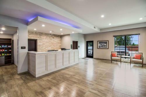 Hotel Comfort Suites