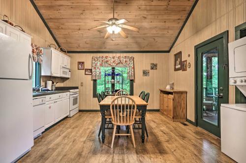 Quaint Home With Pool Access - 3 Miles To Downtown!