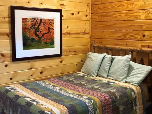New Two Bedroom Cabin-now Available To Book! Home