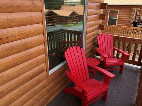 New Two Bedroom Cabin-now Available To Book! Home