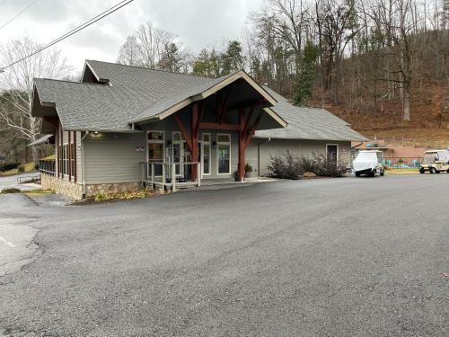 Hotel Carr's Northside Cottages