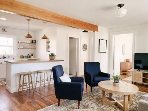 Revived Schoolhouse Near Downtown And Ut Campus