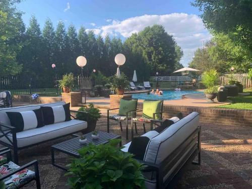 Historic Boyd Harvey Main House & Grounds