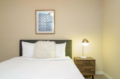 Apartamento Loft Style 1.5 Bedroom Walk 2 Downtown! Sleeps 6!