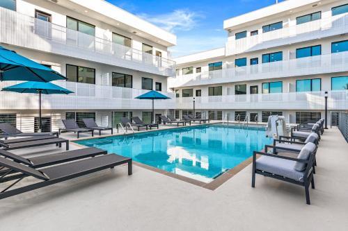 Apartamento Illume - Posh Resort Community - Courtyard Pool Condo