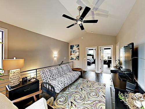 Modern Weho Townhouse Apt 8 Townhouse